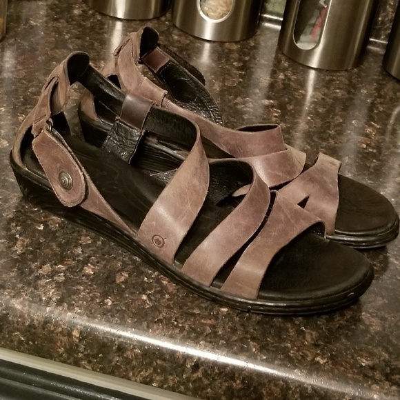 Born Shoes - Born brown leather sandals size 10